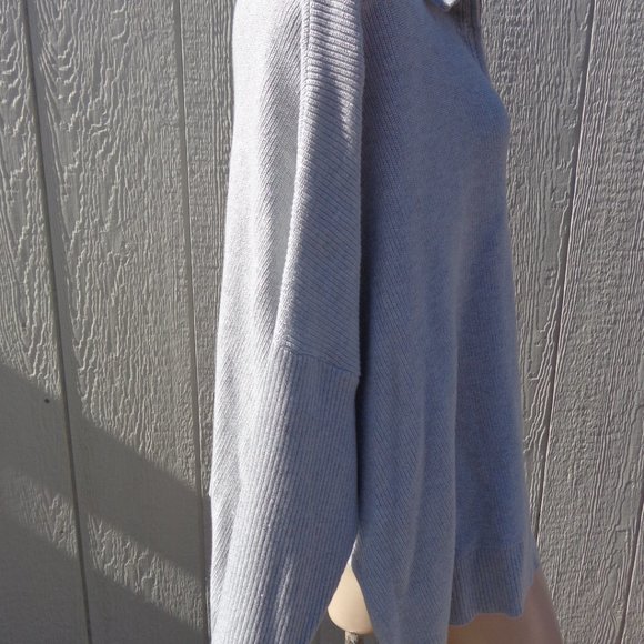 NWT Tommy Bahama OVERSIZED Gray Silver Poncho Boxy Zip Sweater $118 Plus… - Picture 3 of 7